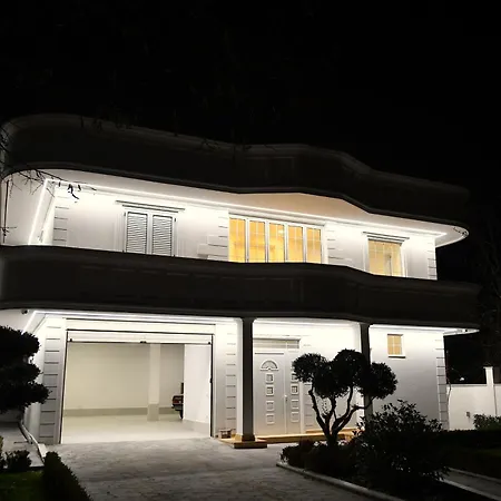 The White 别墅 地拉那